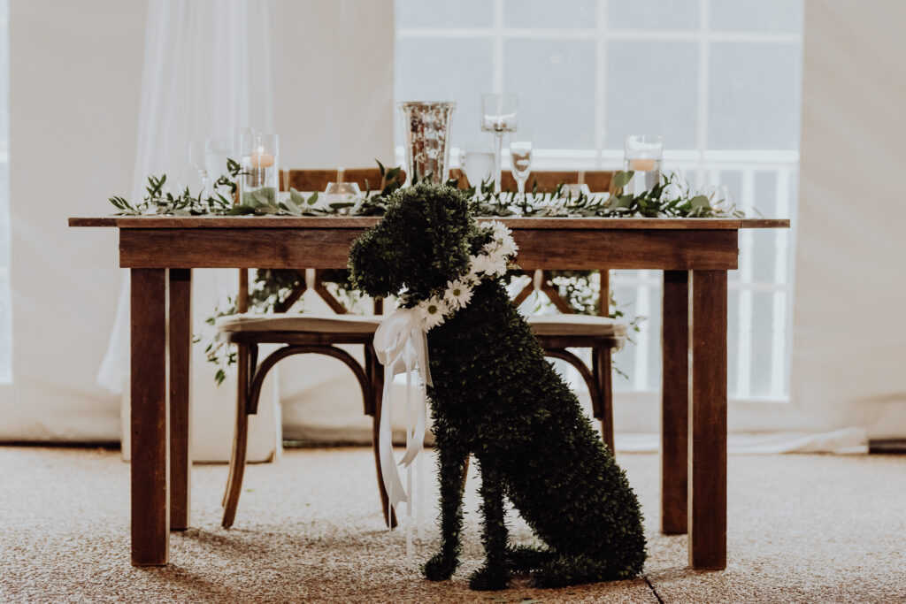 Greenery & White Florals 