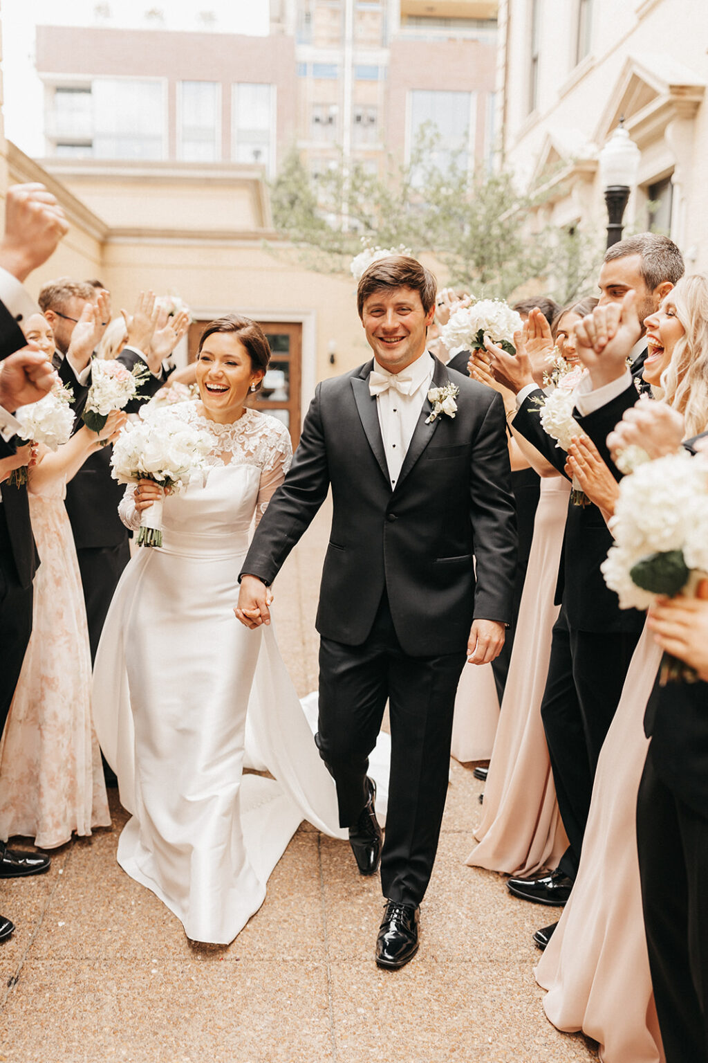 Kalyn + Noble Classic Nashville Wedding - Happily Connected